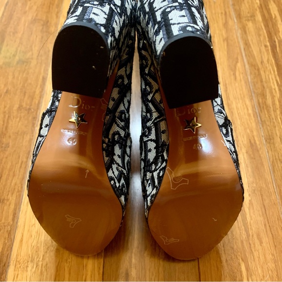 NWB Di0R (Inspired) Heeled Logo Booties *Size 40/8.5 - Picture 7 of 16